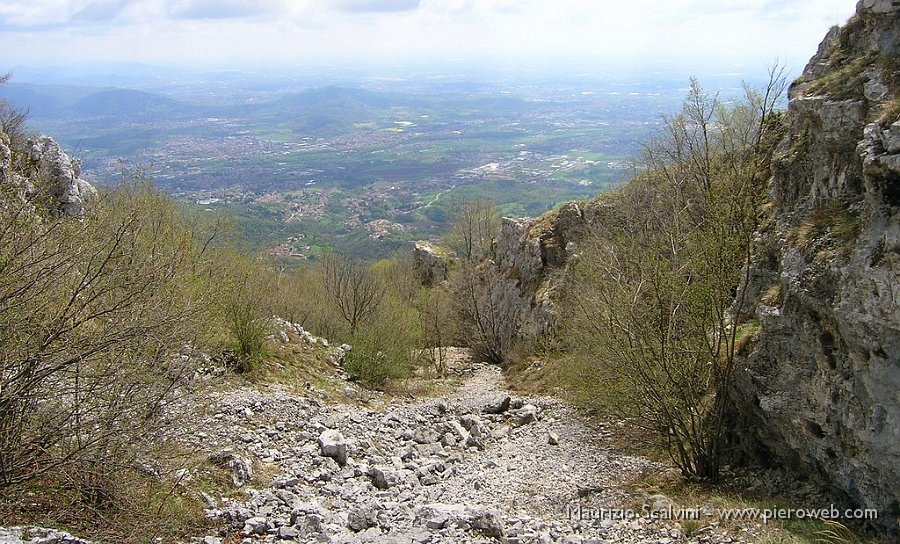 18 Ritrovo il sole nel canalino.JPG